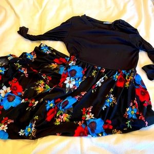 ⭐️NWOT black and floral maxi dress size L